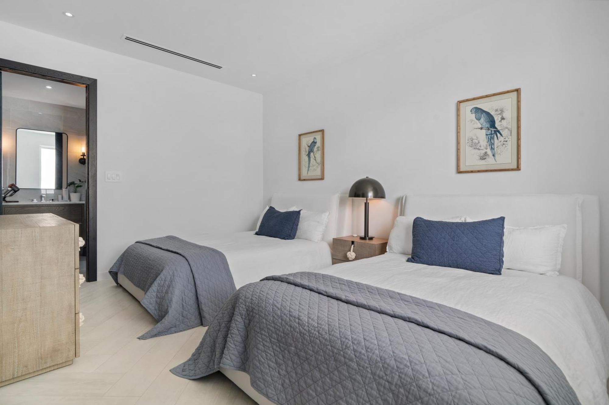 Casablanca Bahamas- New Luxury Waterfront Condo, Palm Cay, The Bahamas *