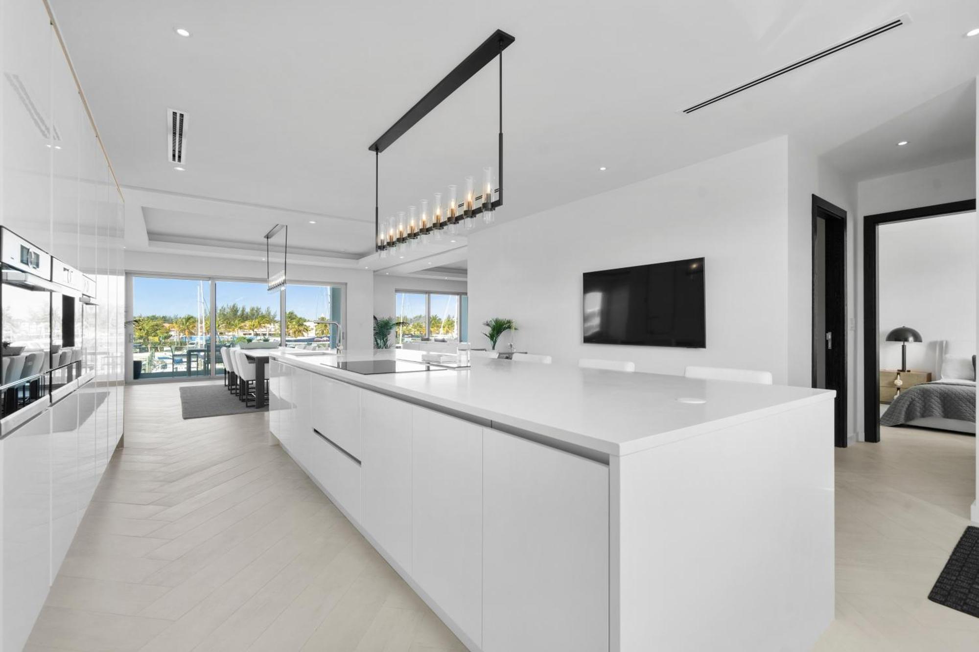 Casablanca Bahamas- New Luxury Waterfront Condo, Palm Cay, The Bahamas Appartement *