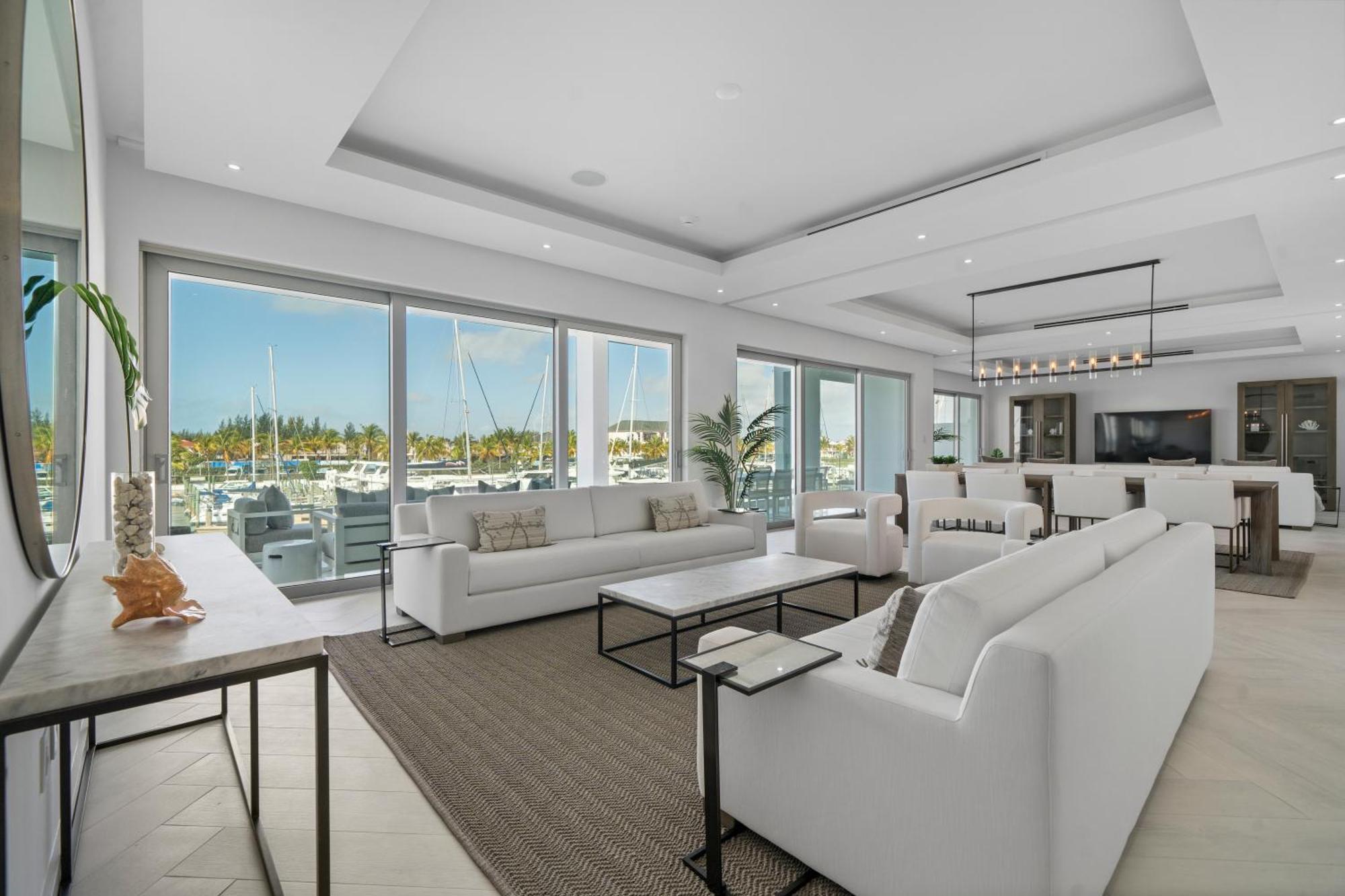 Casablanca Bahamas- New Luxury Waterfront Condo, Palm Cay, The Bahamas Appartement