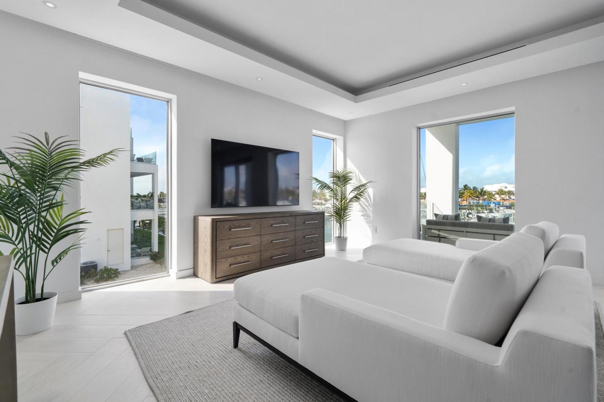 Casablanca Bahamas- New Luxury Waterfront Condo, Palm Cay, The Bahamas Nassau