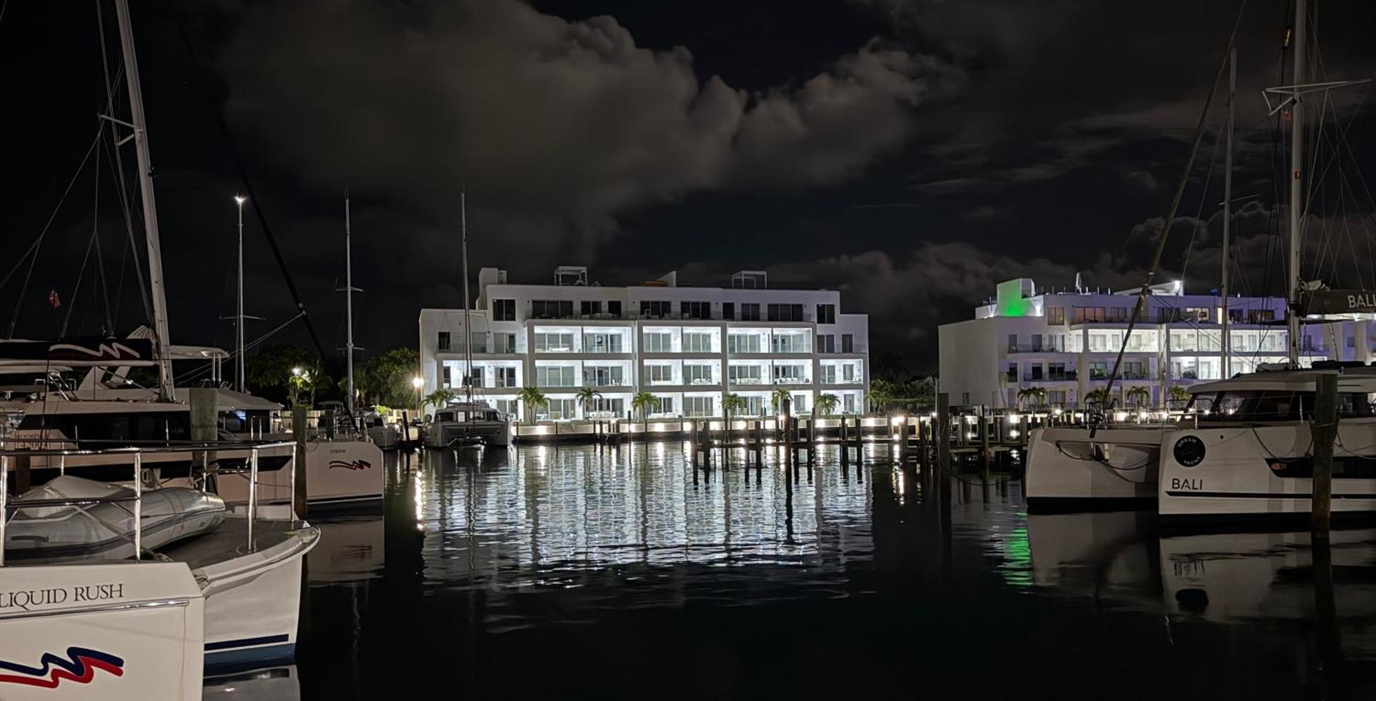 Casablanca Bahamas- New Luxury Waterfront Condo, Palm Cay, The Bahamas