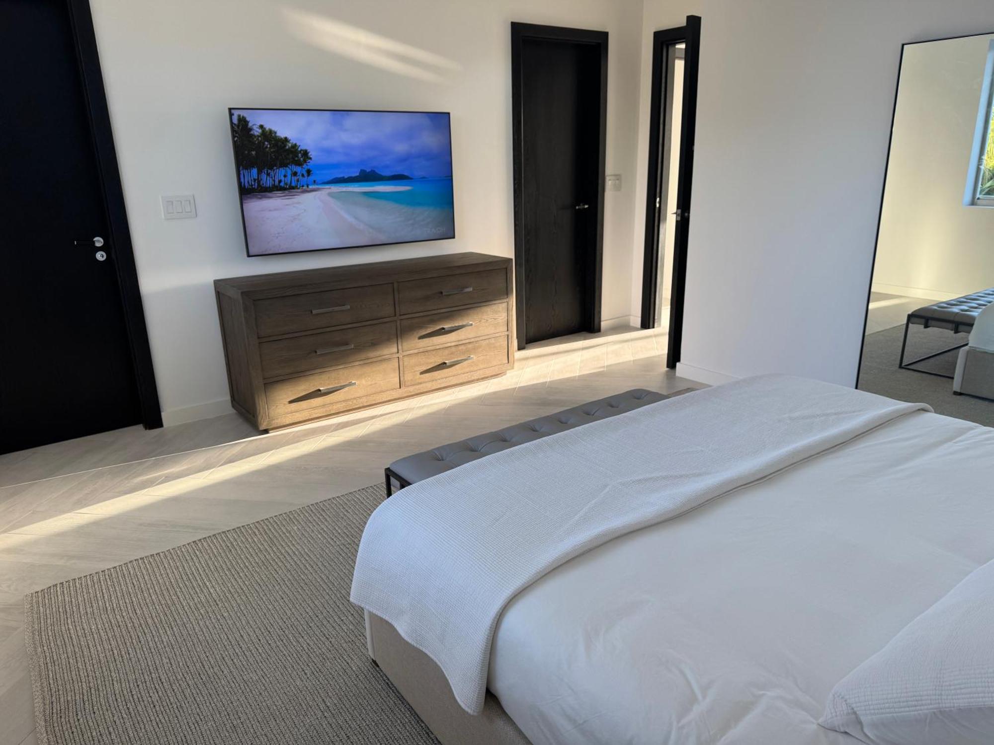 Apartment Casablanca Bahamas- New Luxury Waterfront Condo, Palm Cay, The Bahamas *
