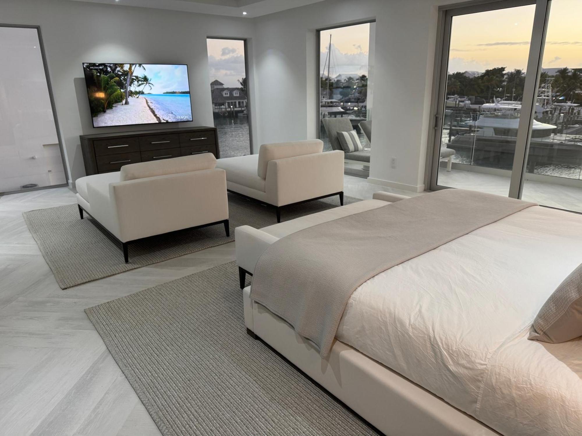 Casablanca Bahamas- New Luxury Waterfront Condo, Palm Cay, The Bahamas Apartment