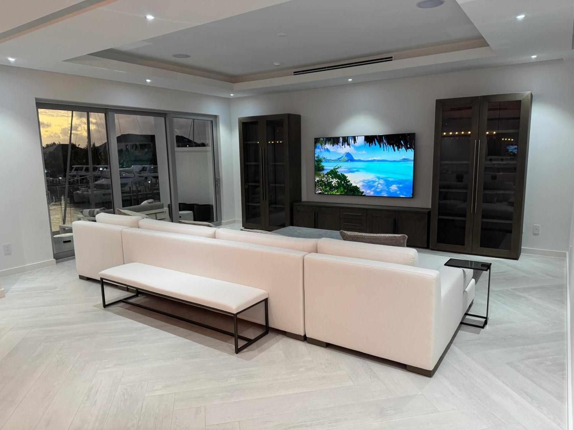 Casablanca Bahamas- New Luxury Waterfront Condo, Palm Cay, The Bahamas *