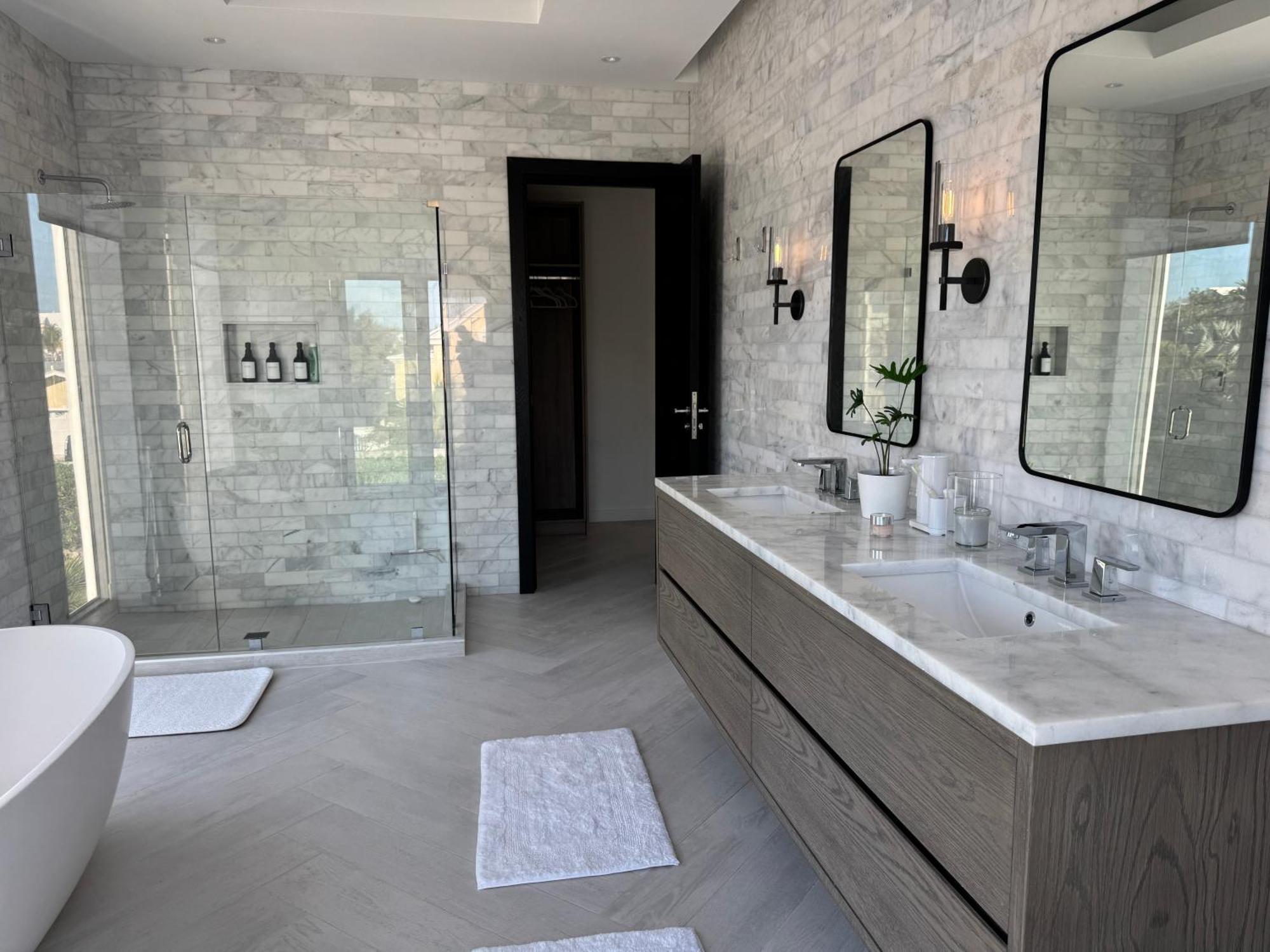 Casablanca Bahamas- New Luxury Waterfront Condo, Palm Cay, The Bahamas Apartment *