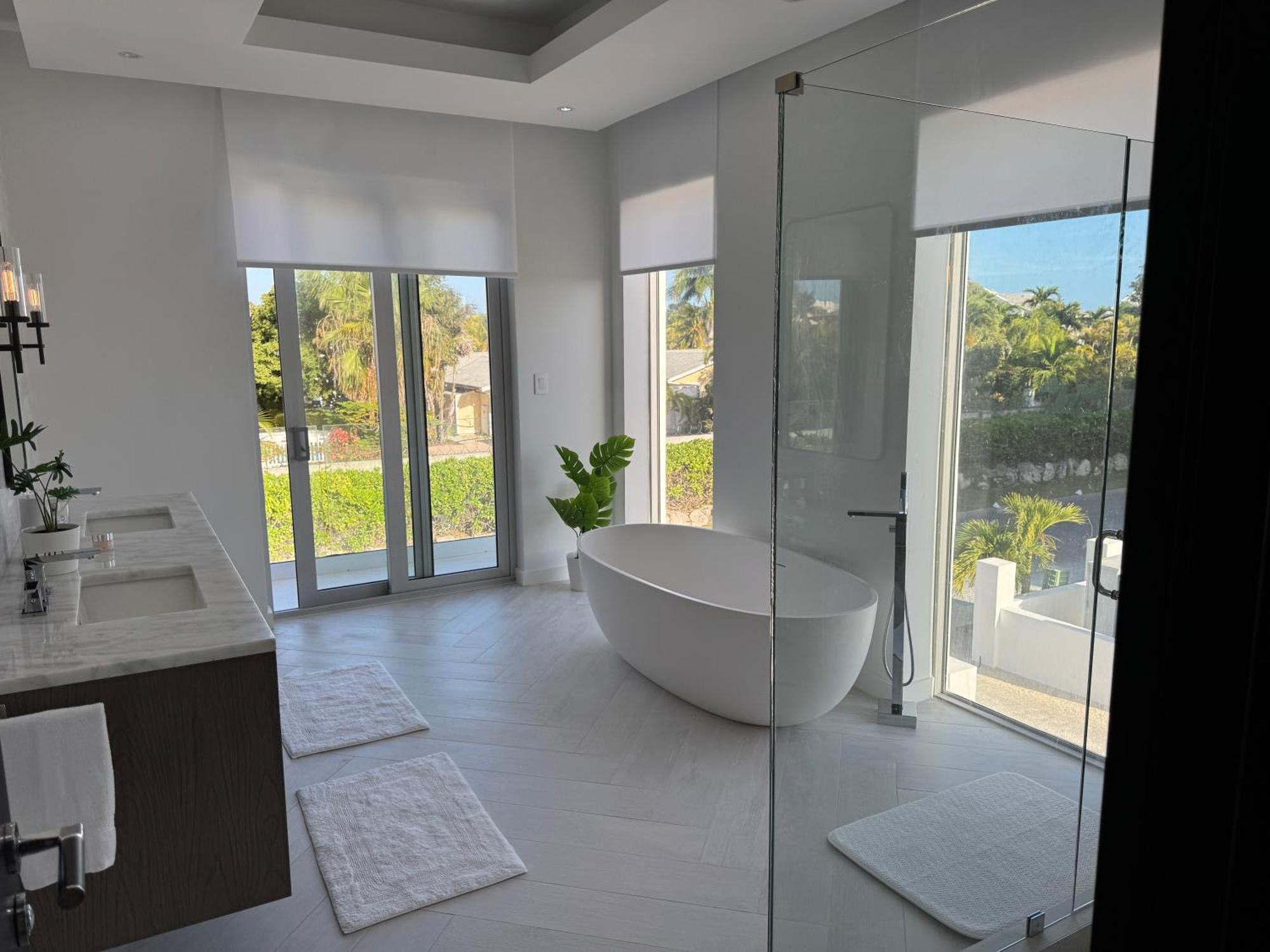 Casablanca Bahamas- New Luxury Waterfront Condo, Palm Cay, The Bahamas *
