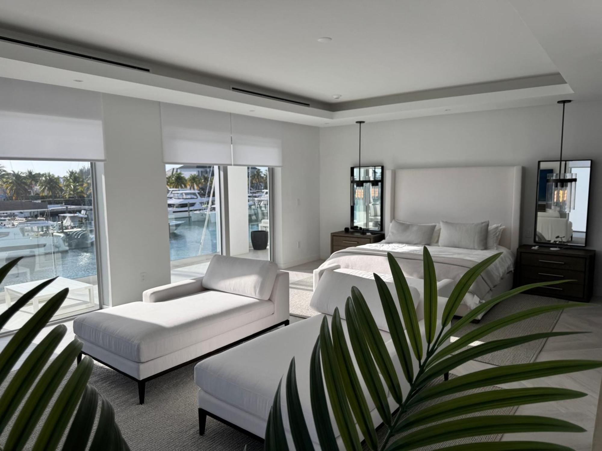 Casablanca Bahamas- New Luxury Waterfront Condo, Palm Cay, The Bahamas Apartment